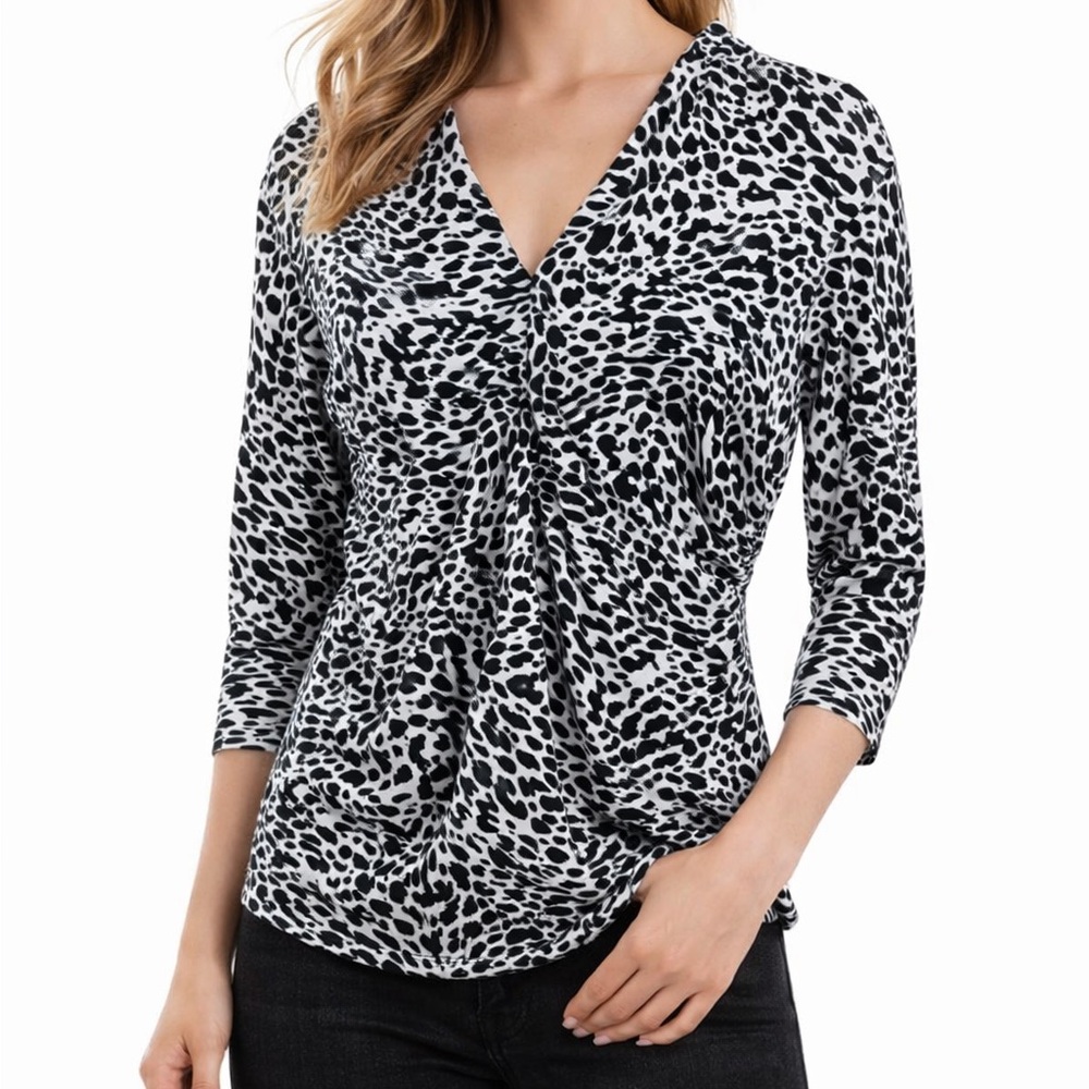 Vince Camuto Women’s Animal Print Ruched V-Neck Top Black White‎ Medium